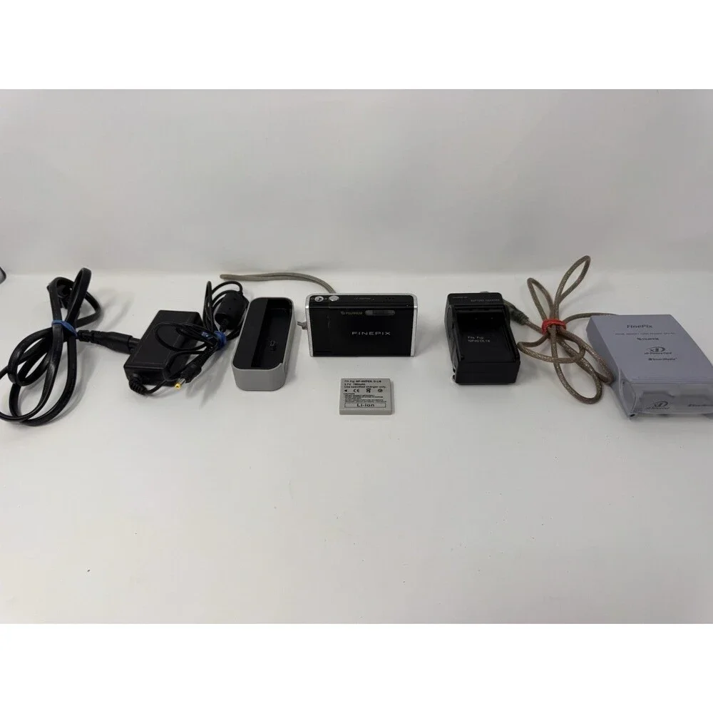 Fujifilm FinePix Z1 Digital Camera w/ Charger Dock Battery Bundle